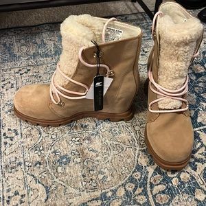 SOREL waterproof Joan of Arctic size 9